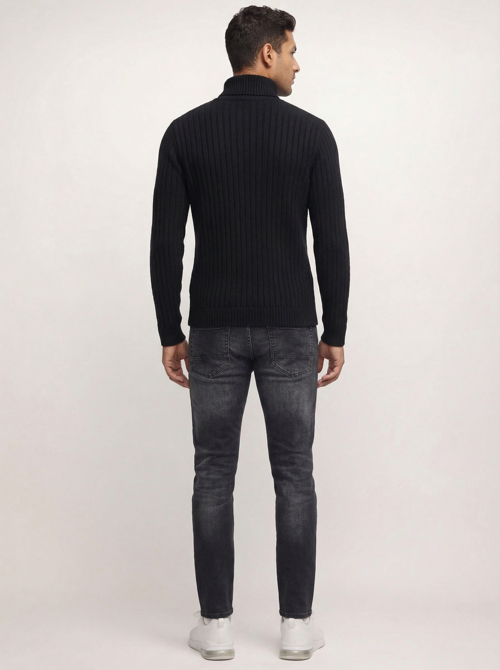 THE HEIGHT TURTLENECK