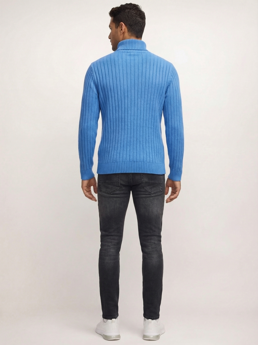 THE HEIGHT TURTLENECK